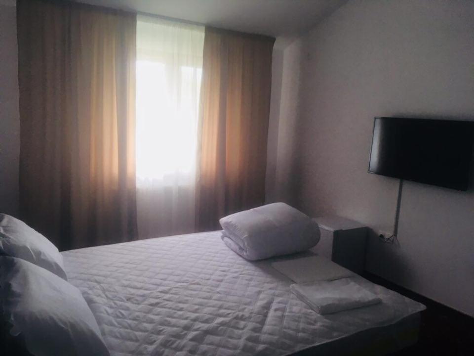 Hotel Ostrov Călimăneşti Extérieur photo